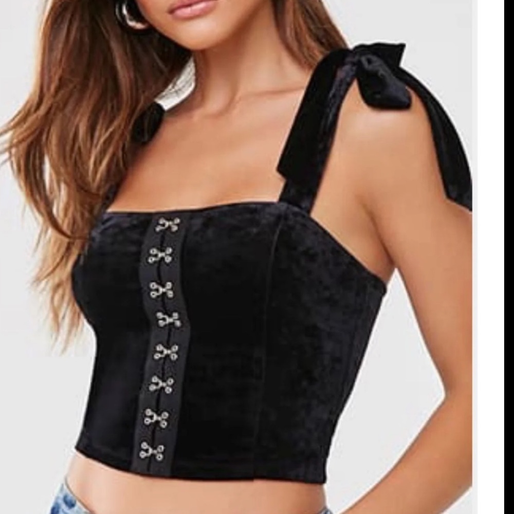FOREVER 21 black velvet croptop size small NWT